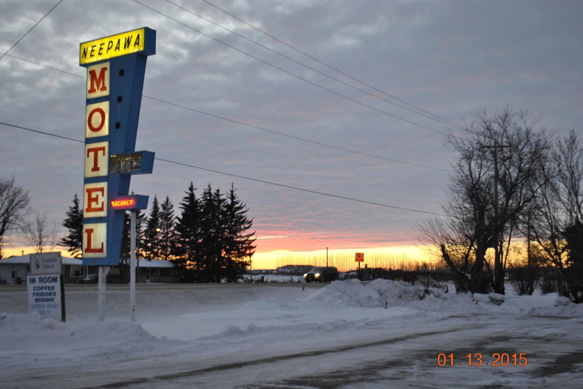 Neepawa Motel מראה חיצוני תמונה
